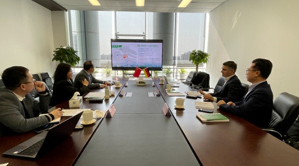 通快全球机床产业CEO——Dr. Mayer先生访问通快中国，与太仓市市委常委毛雅萍进行会晤